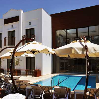 Small Beach Hotel