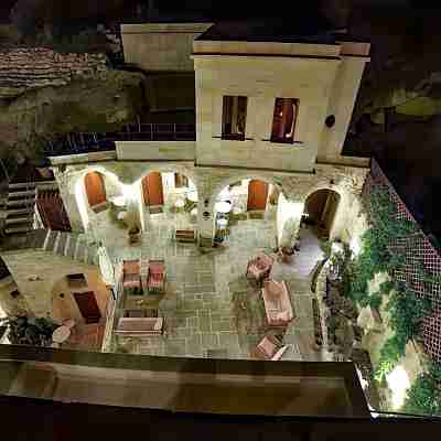Canyon Cave Hotel