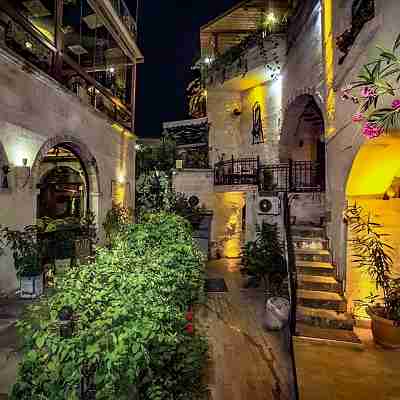 Hidden Cave Hotel