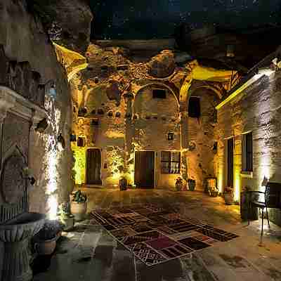 Traveller's Cave Hotel
