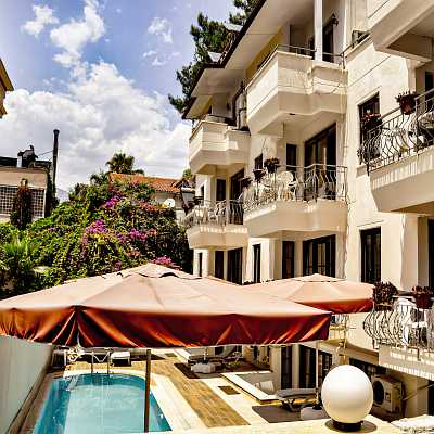 Kemer Suit